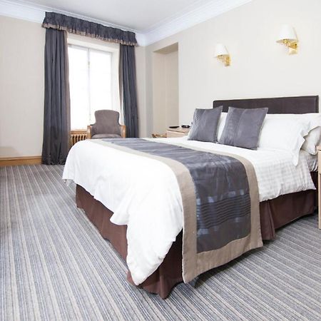 Burnett Arms Hotel Банхорі Екстер'єр фото