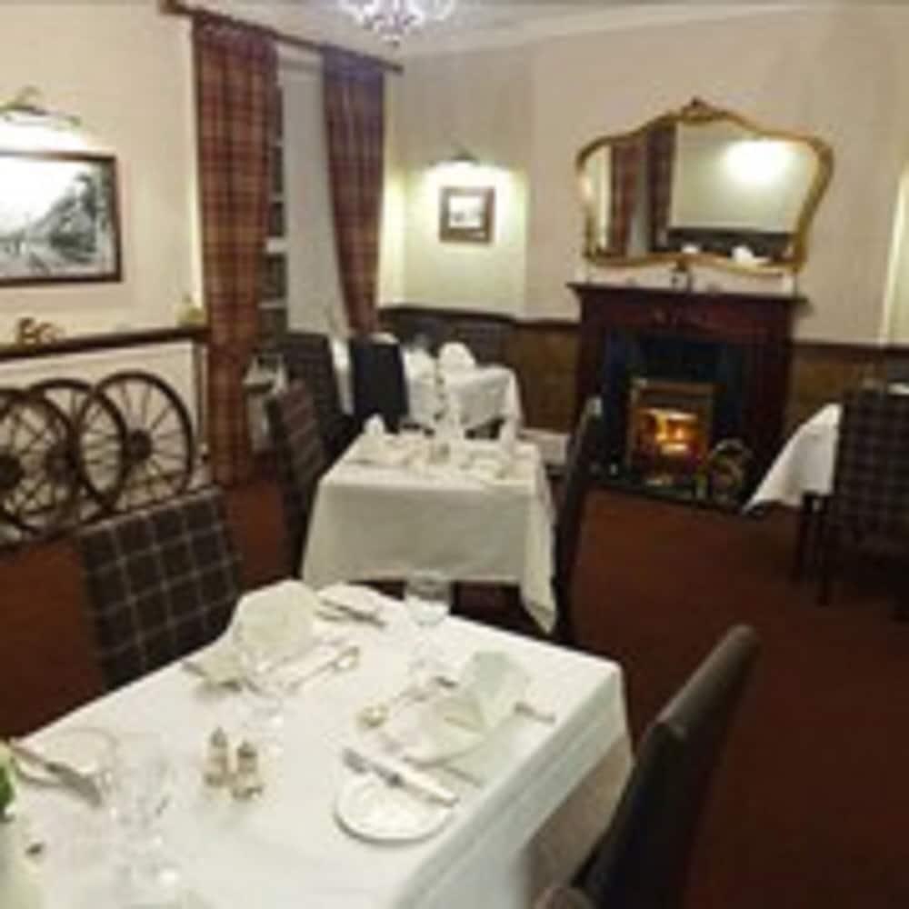 Burnett Arms Hotel Банхорі Екстер'єр фото