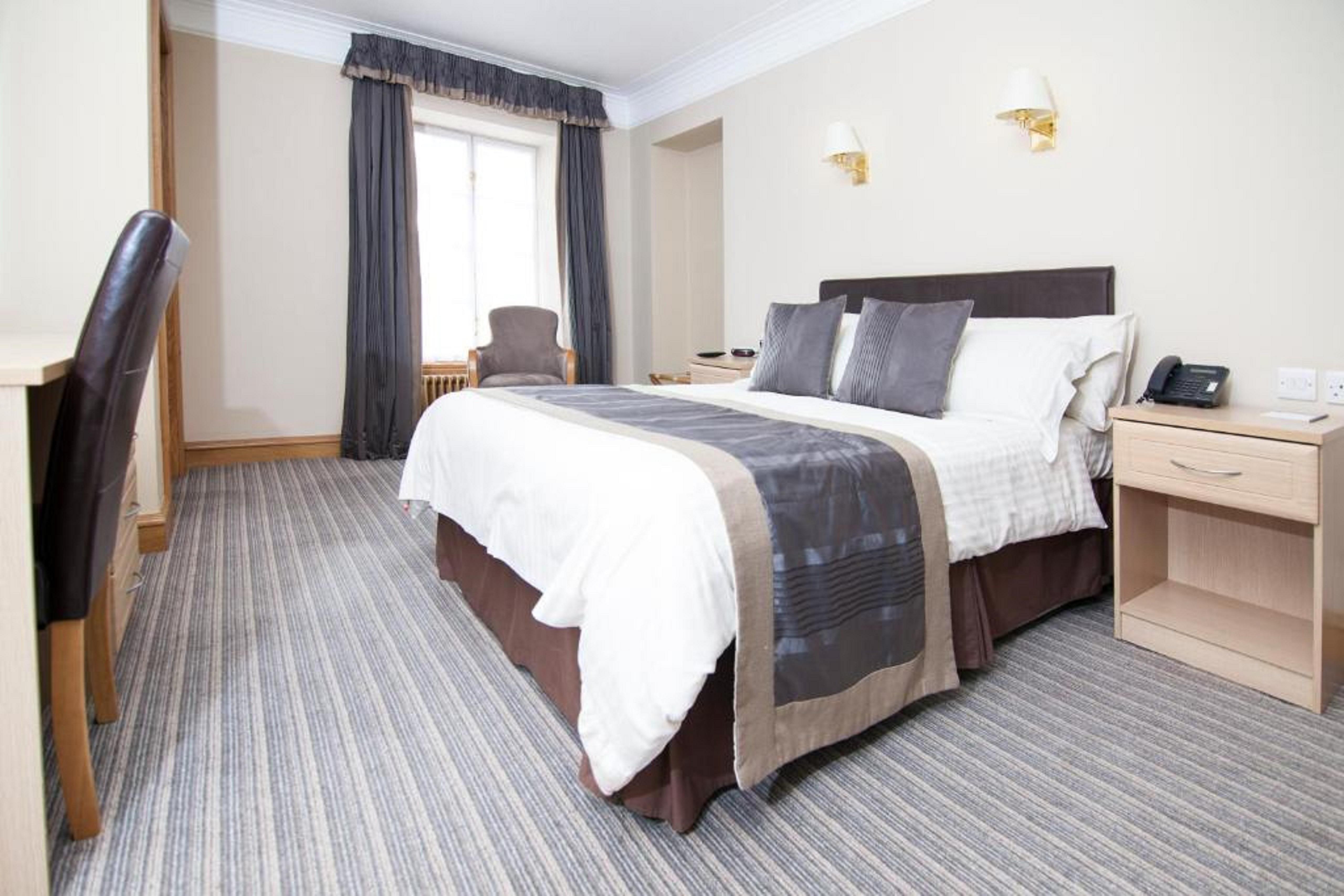 Burnett Arms Hotel Банхорі Екстер'єр фото