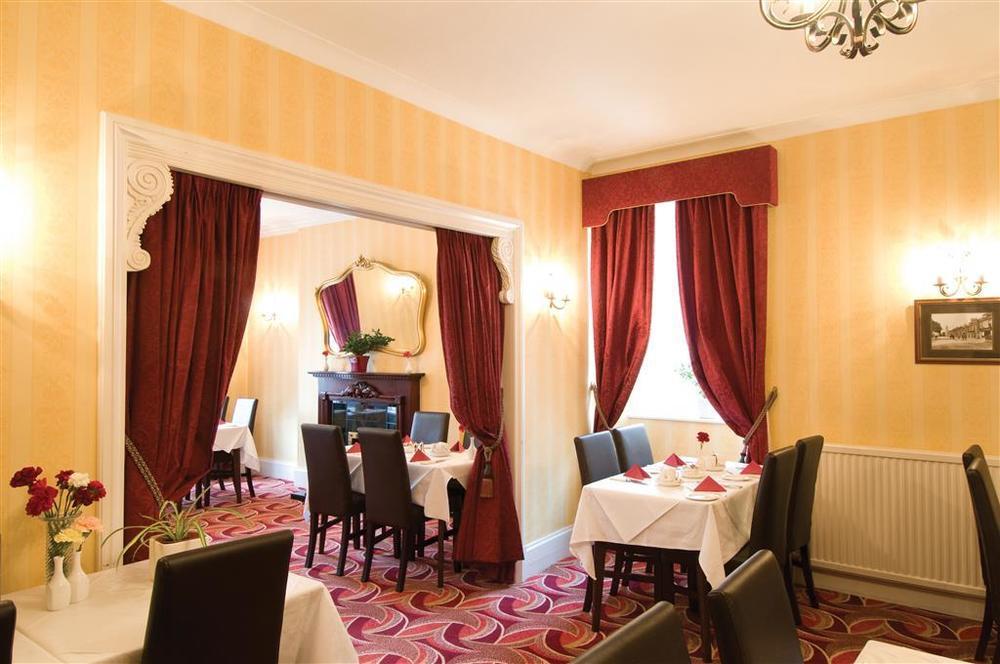 Burnett Arms Hotel Банхорі Ресторан фото