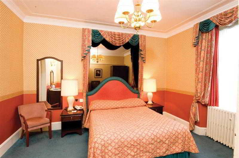 Burnett Arms Hotel Банхорі Екстер'єр фото